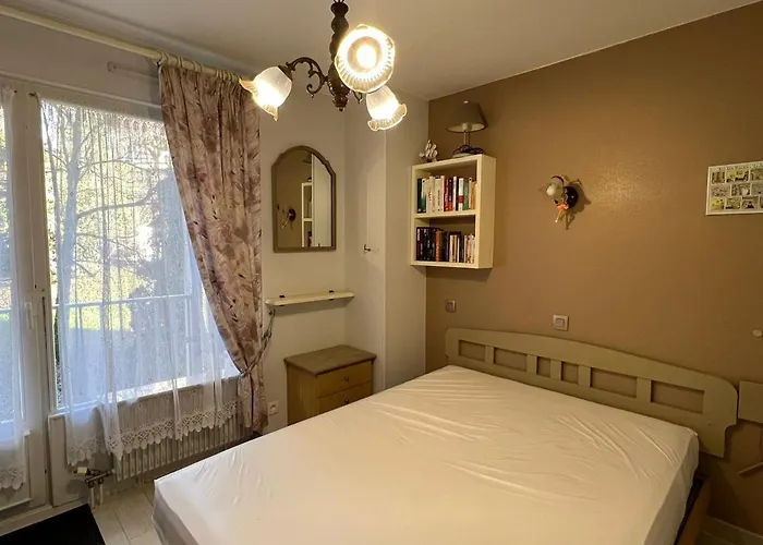 T2 Bis Avec Balcon Et Parking A - Fr-1-555-78 *